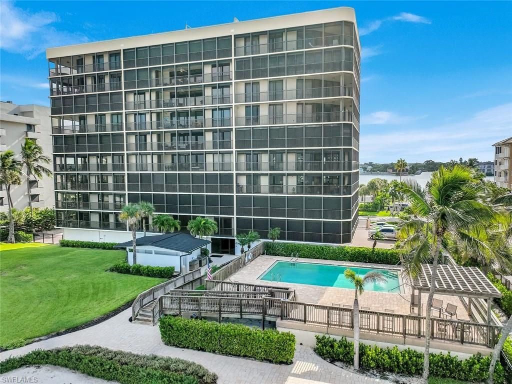 9653 Gulf Shore Dr, Unit 303, Naples, FL 34108 Photo