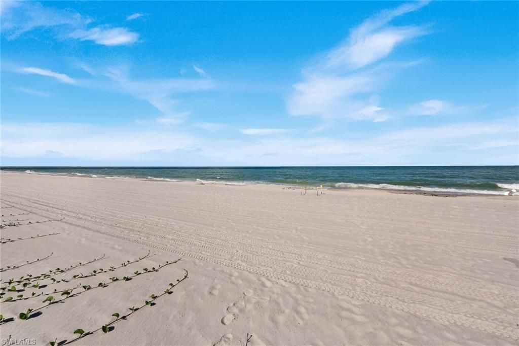 9653 Gulf Shore Dr, Unit 303, Naples, FL 34108 Photo