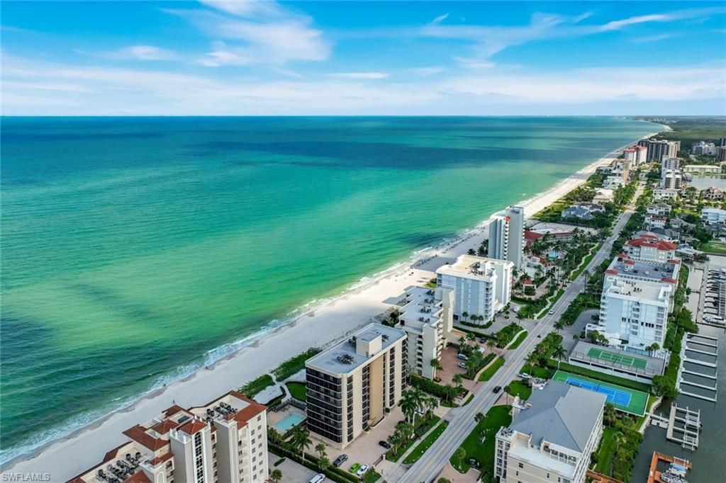 9653 Gulf Shore Dr, Unit 303, Naples, FL 34108 Photo