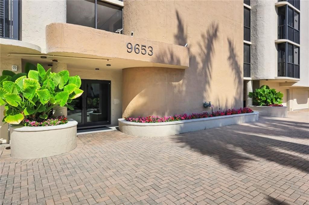 9653 Gulf Shore Dr, Unit 303, Naples, FL 34108 Photo
