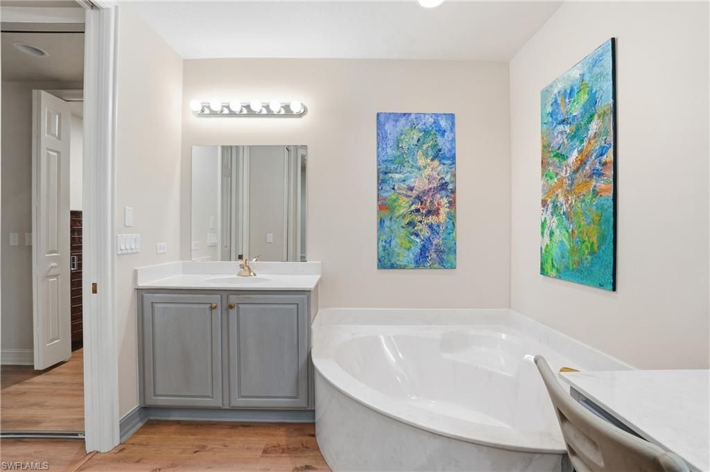 4964 Westchester Ct , Unit 4102, Naples, FL 34105 Photo