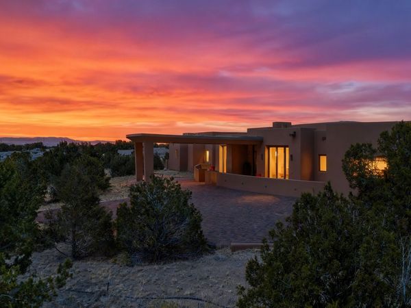 17 Hacienda Vaquero, Santa Fe, NM 87506