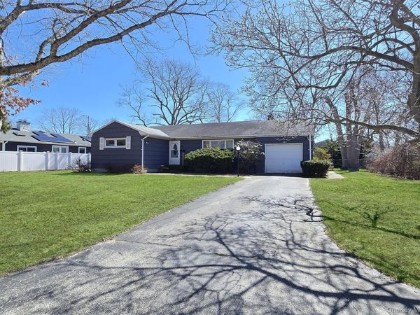 138 E Madison Street , East Islip, NY 11730