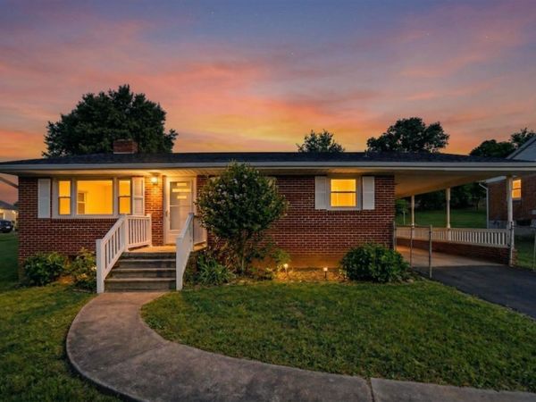 208 GEORGE ST, STAUNTON, VA 24401