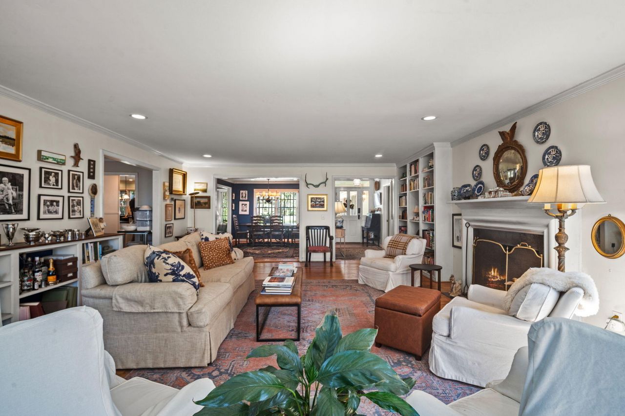 115 S Hermitage Road Photo 11