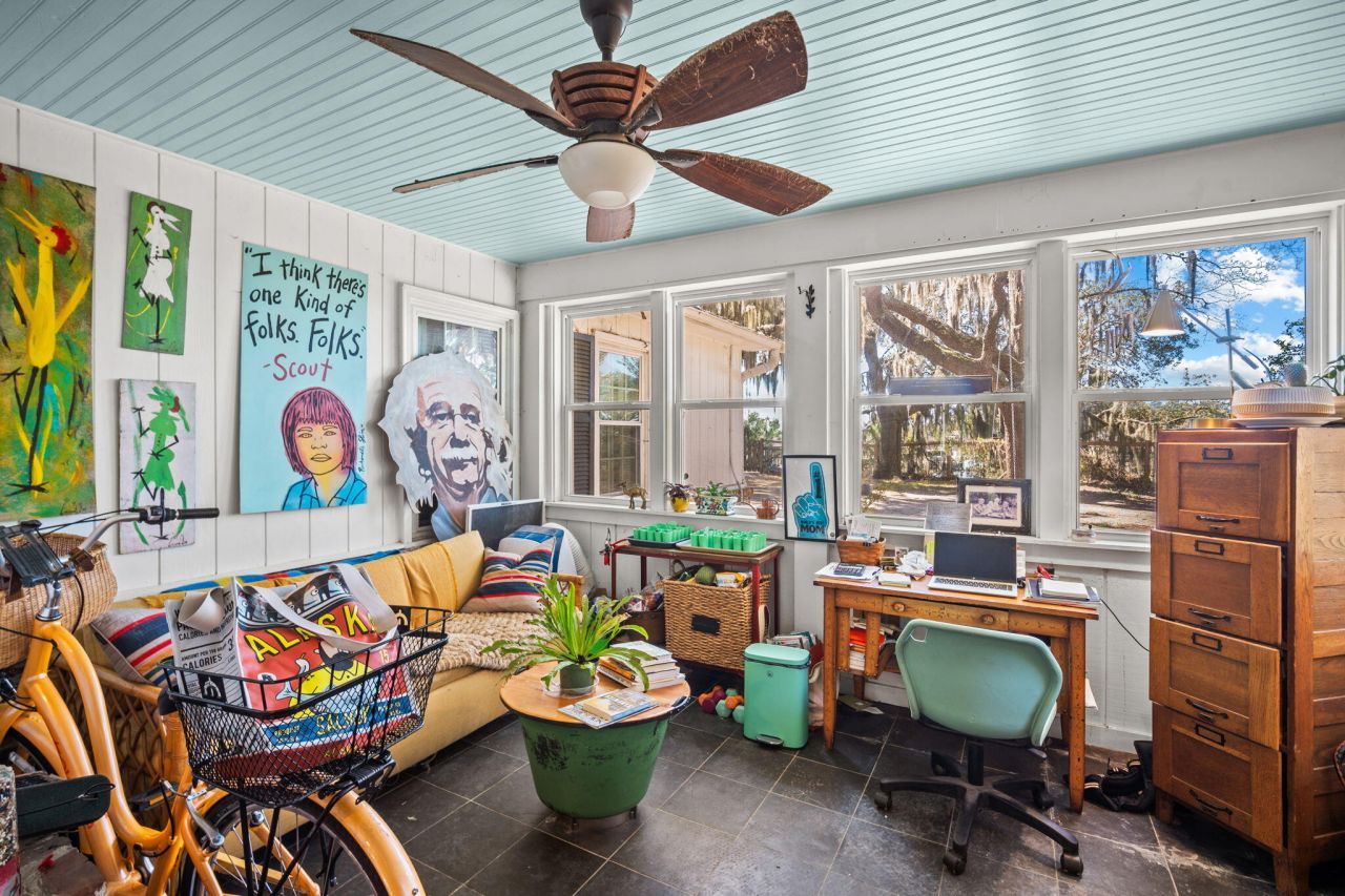 115 S Hermitage Road Photo 25