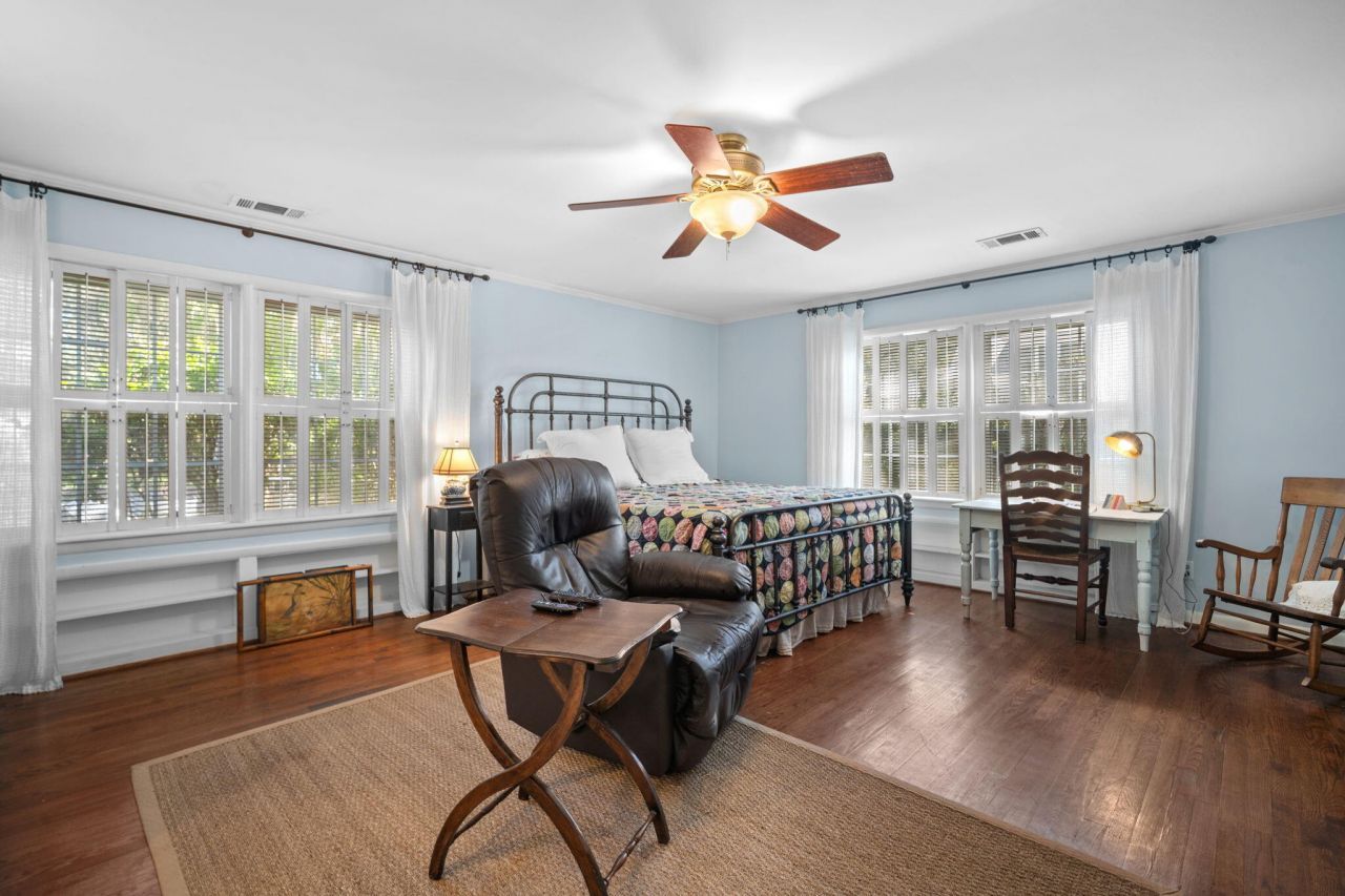 115 S Hermitage Road Photo 32