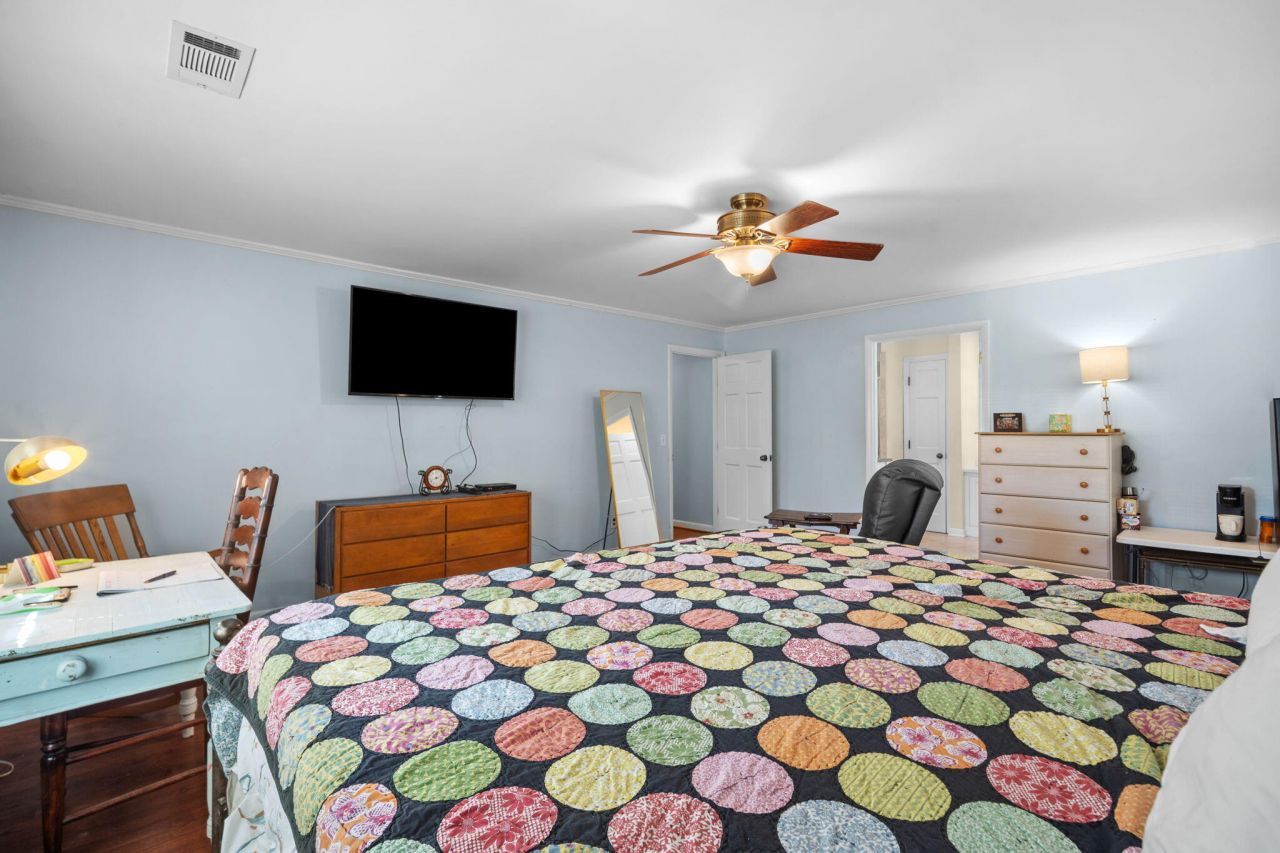 115 S Hermitage Road Photo 33