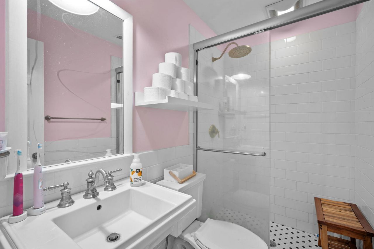 115 S Hermitage Road Photo 38