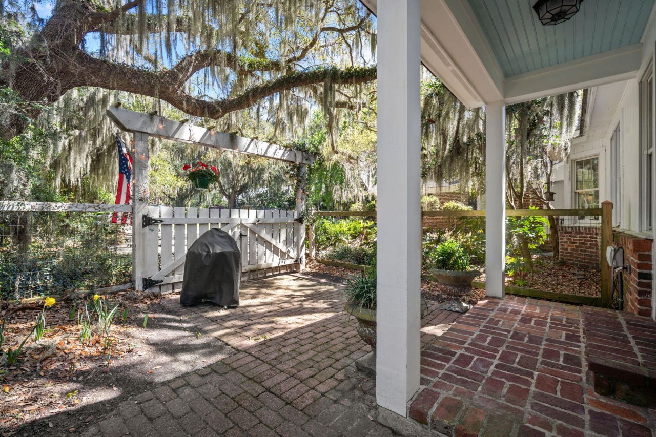 115 S Hermitage Road Photo 4