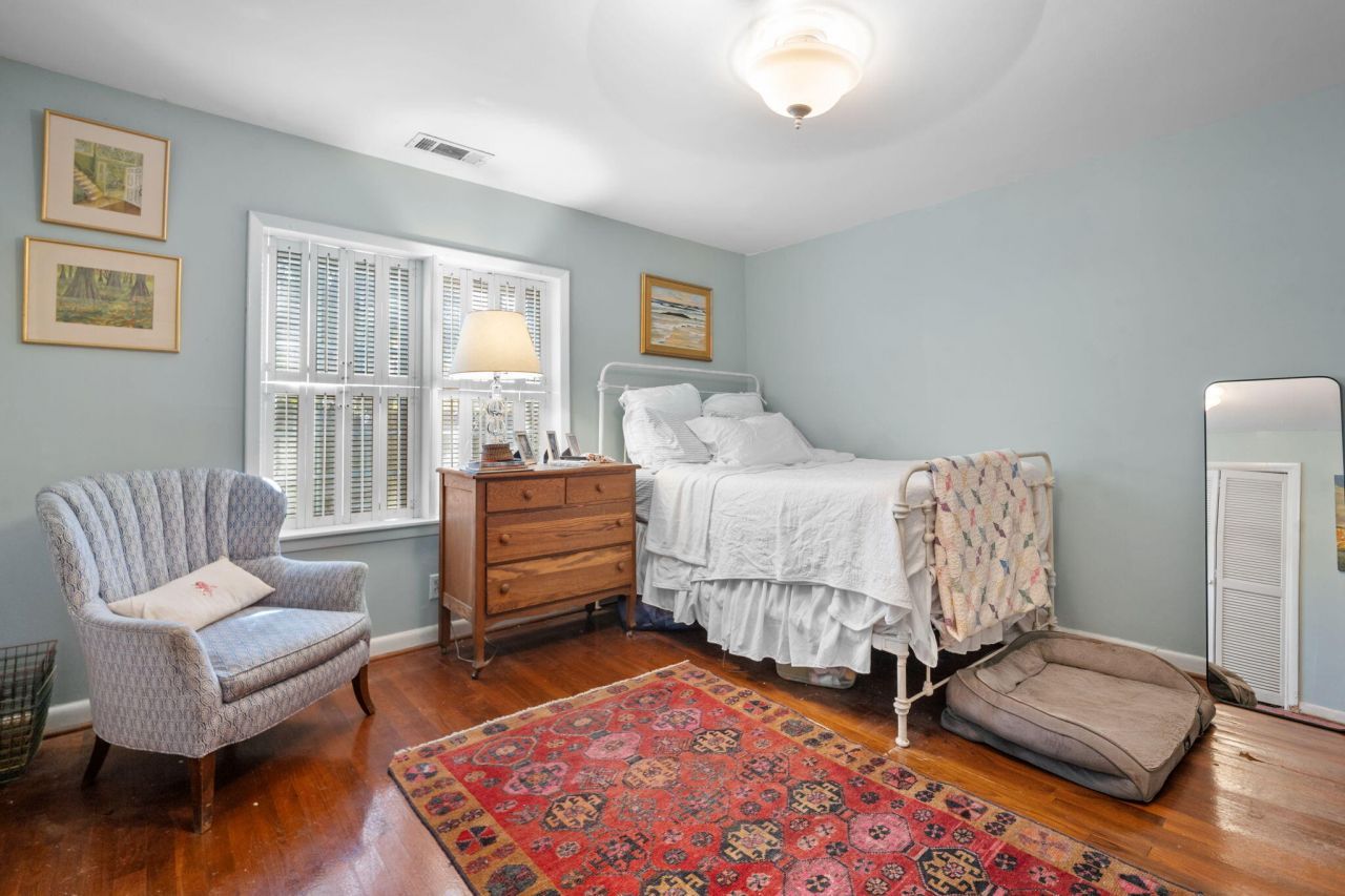 115 S Hermitage Road Photo 40