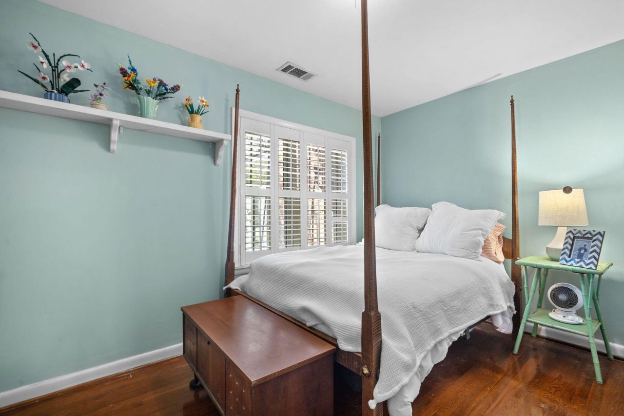 115 S Hermitage Road Photo 44