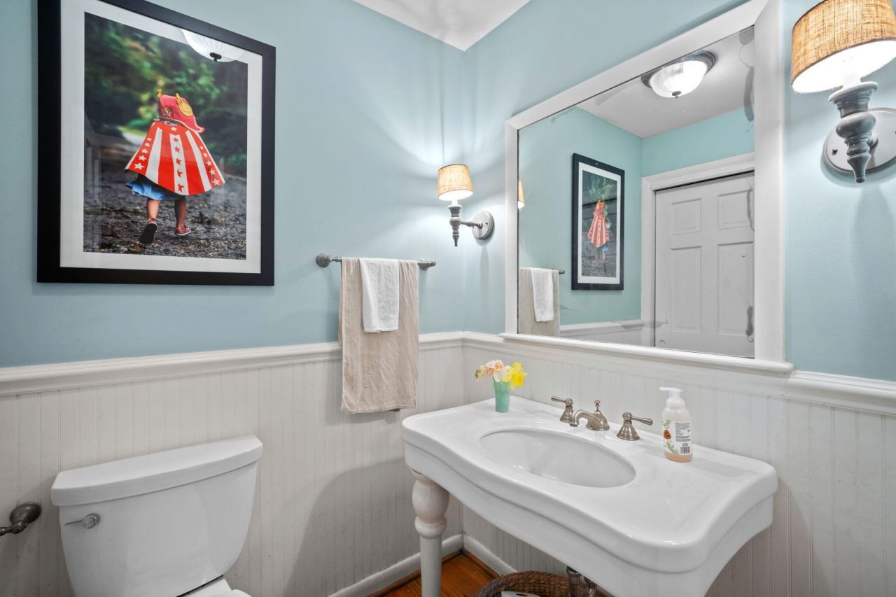 115 S Hermitage Road Photo 46