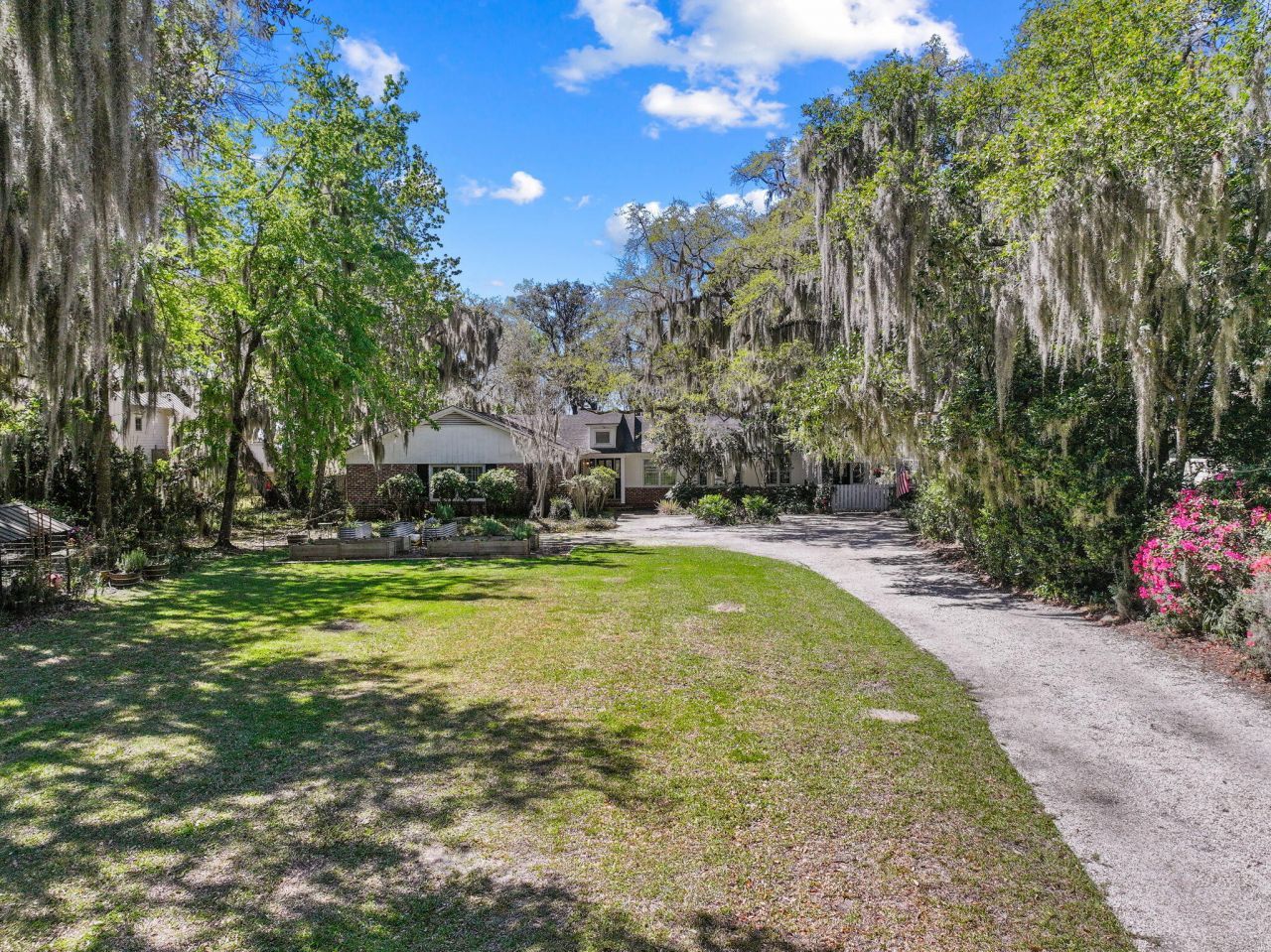 115 S Hermitage Road Photo 60