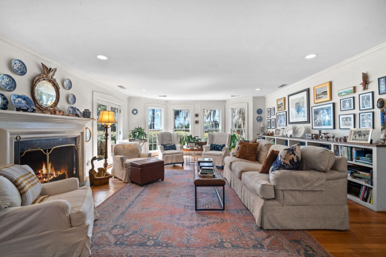 115 S Hermitage Road Photo 7