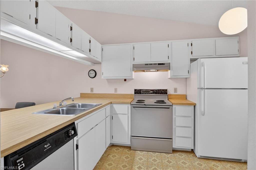 1704 Kings Lake Blvd, Unit 201, Naples, FL 34112 Photo