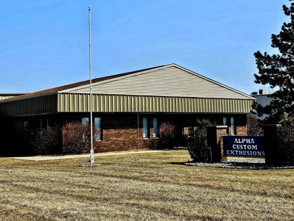 800 Woodside Drive, St Louis, MI 48880