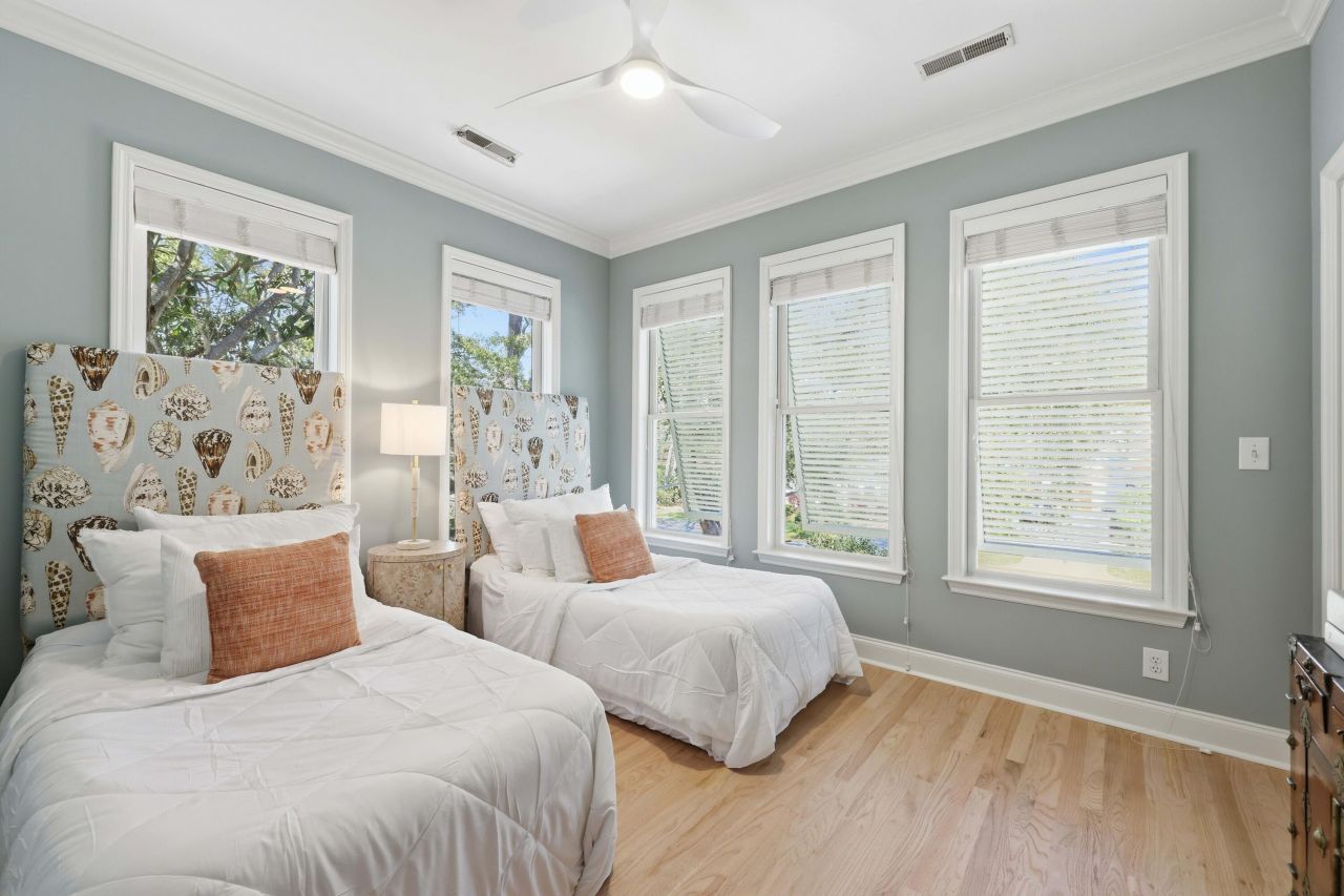 1431 Hindman Avenue Photo 16