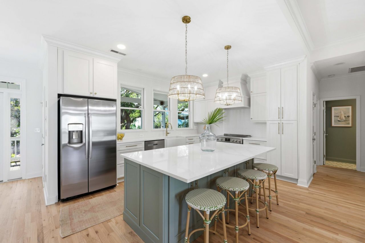 1431 Hindman Avenue Photo 3