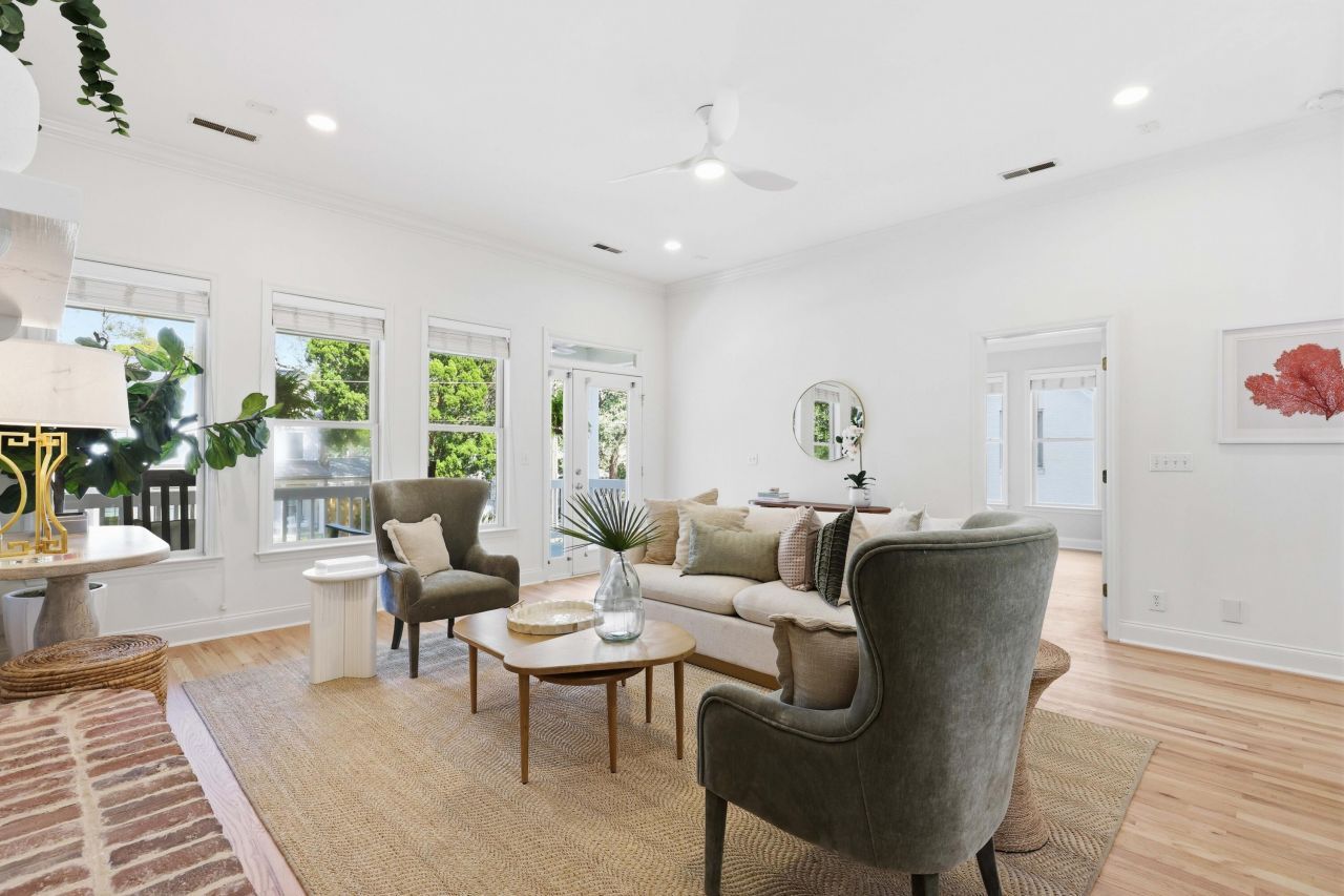 1431 Hindman Avenue Photo 9