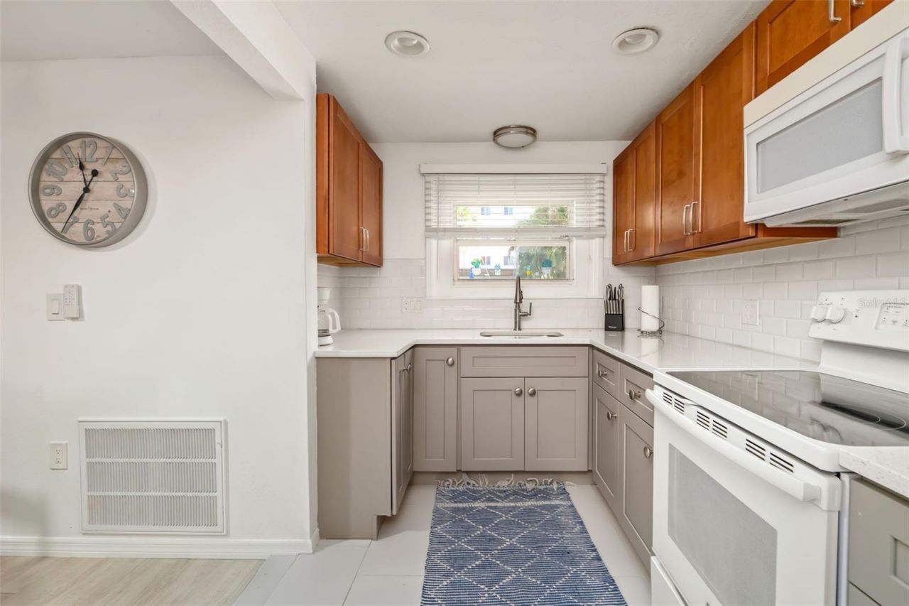 9022 Midnight Pass Road, Sarasota, FL 34242 Photo