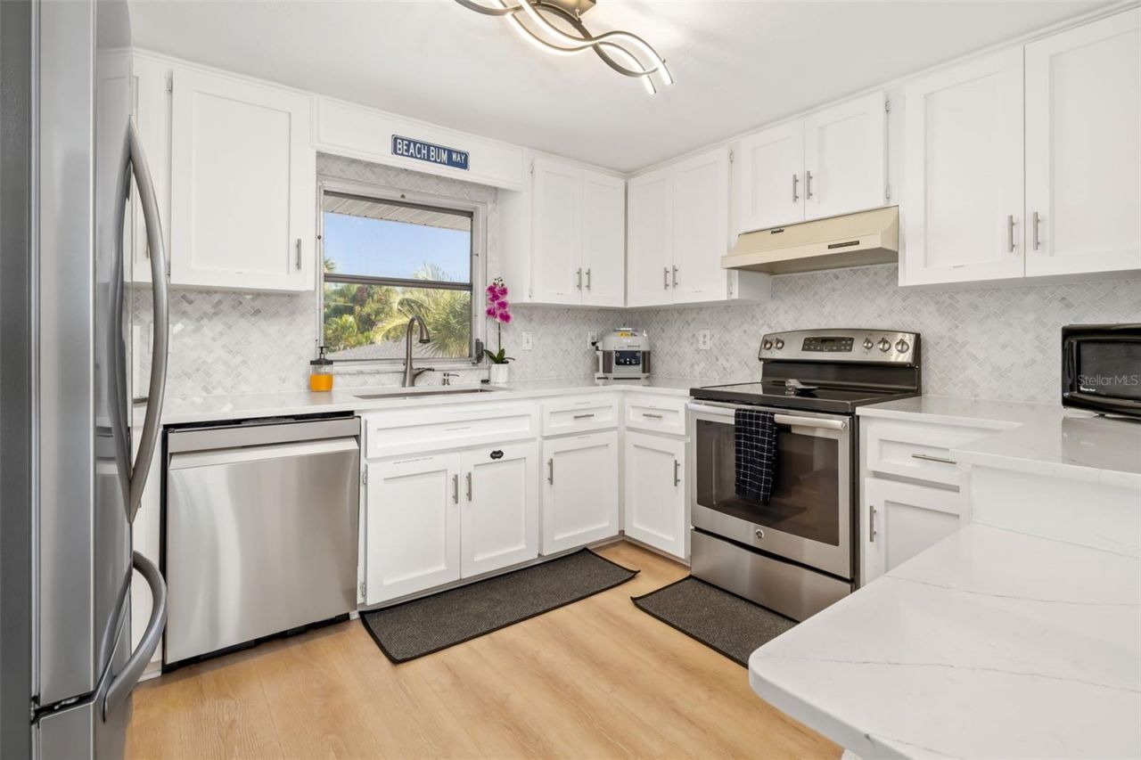 9022 Midnight Pass Road, Sarasota, FL 34242 Photo