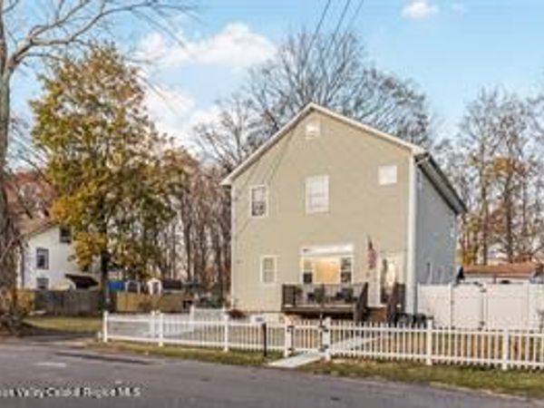 11 Grove Street, Highland, NY 12528