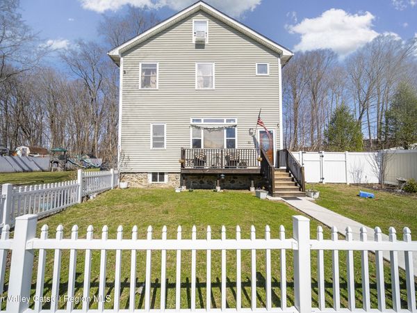 11 Grove Street, Highland, NY 12528