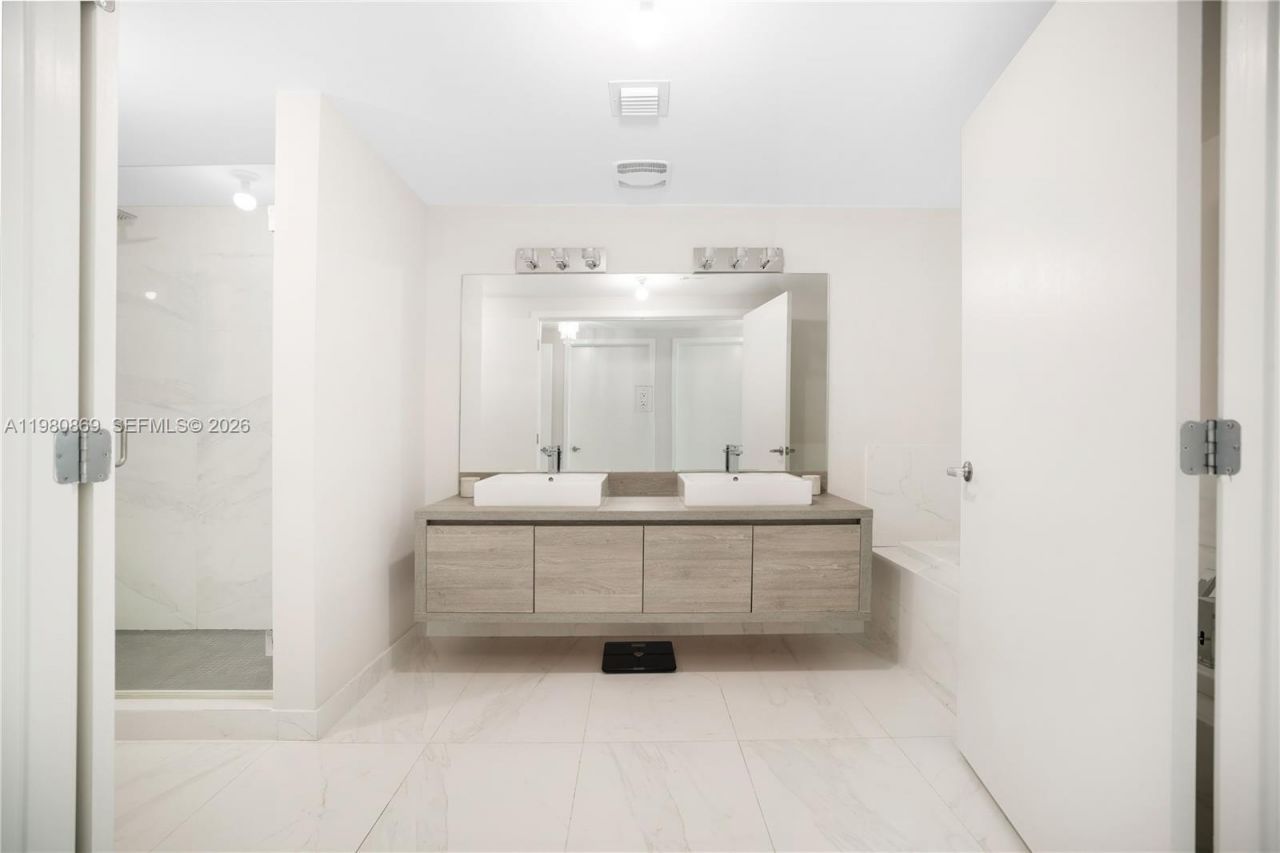 400 Sunny Isles Blvd , Unit 2019, Sunny Isles Beach, FL 33160 Photo