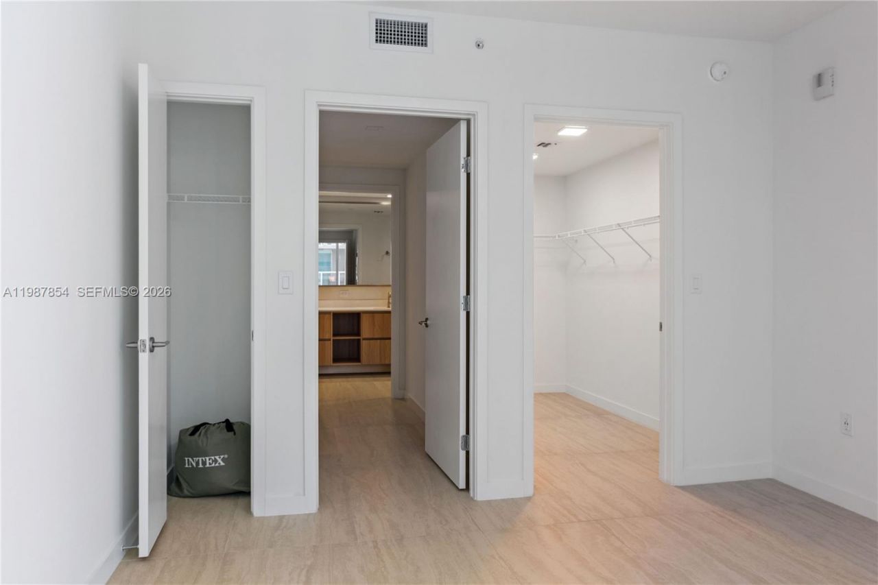 77 SE 5th St, Unit 1808, Miami, FL 33131 Photo