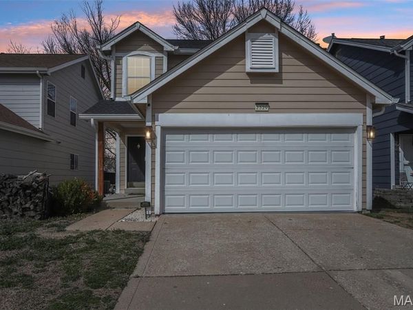 2329 Hunters Crest Drive , Wildwood, MO 63038