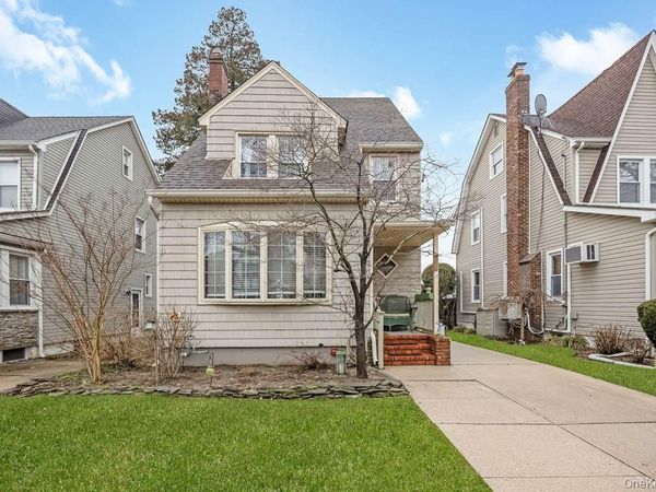 315 Marcellus Road, Mineola, NY 11501