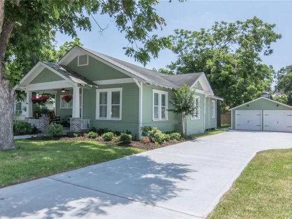 410 N Avenue D , Shiner, TX 77984