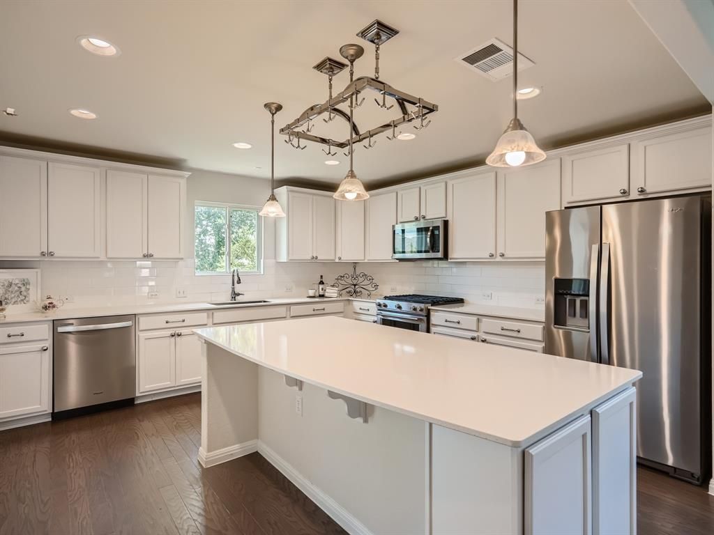 419 Holiday Creek Ln, Georgetown, TX 78633 Main Photo