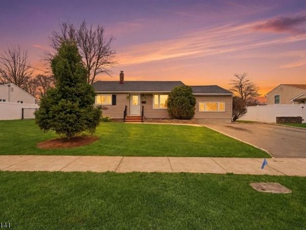 317 Ledden Ter, South Plainfield, NJ 07080