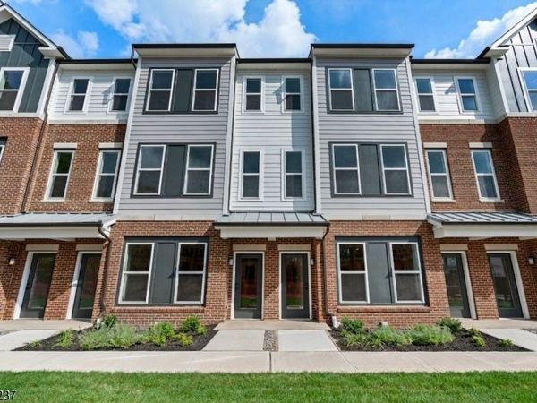 3 Sadie Cir, Union, NJ 07083