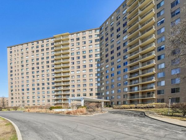 7061 N Kedzie Avenue , Unit 1010, Chicago, IL 60645