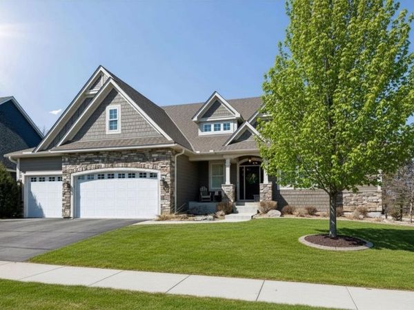 9264 Hawkcrest Court, Chanhassen, MN 55317
