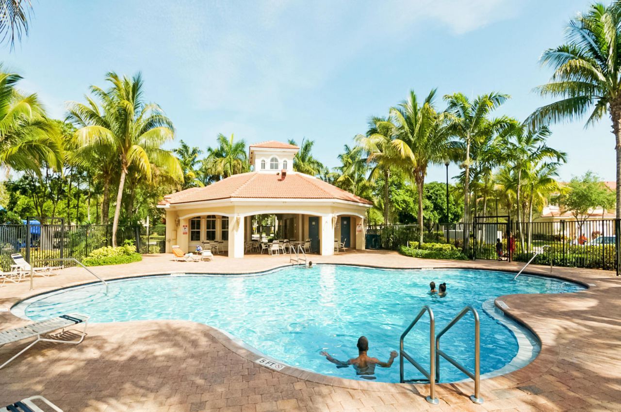 2757 S Evergreen Circle, Boynton Beach, FL 33474 Photo