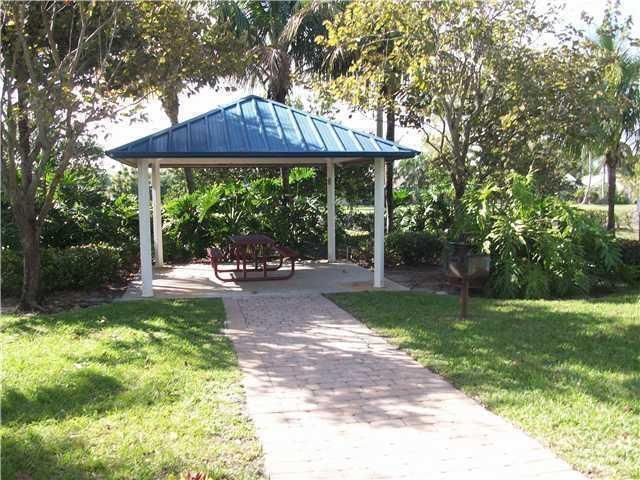 2757 S Evergreen Circle, Boynton Beach, FL 33474 Photo