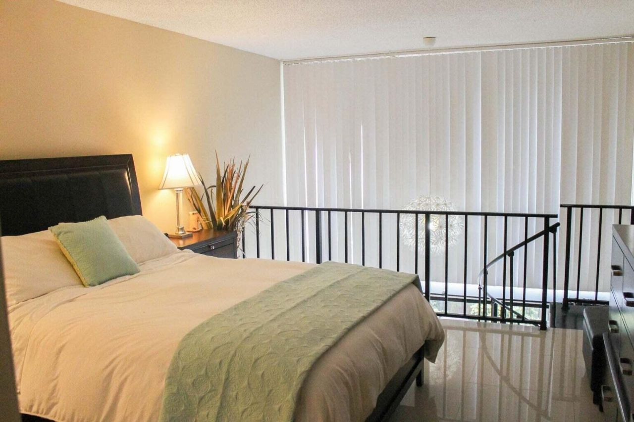 1830 Embassy Drive, Unit 123, West Palm Beach, FL 33401 Photo