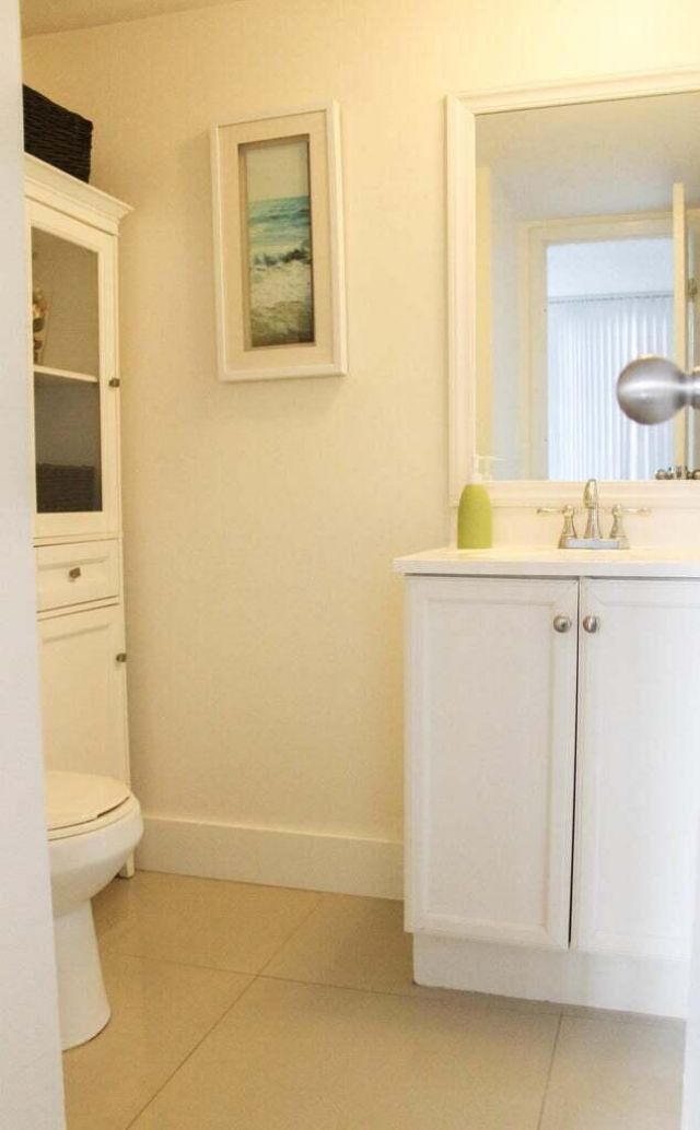 1830 Embassy Drive, Unit 123, West Palm Beach, FL 33401 Photo