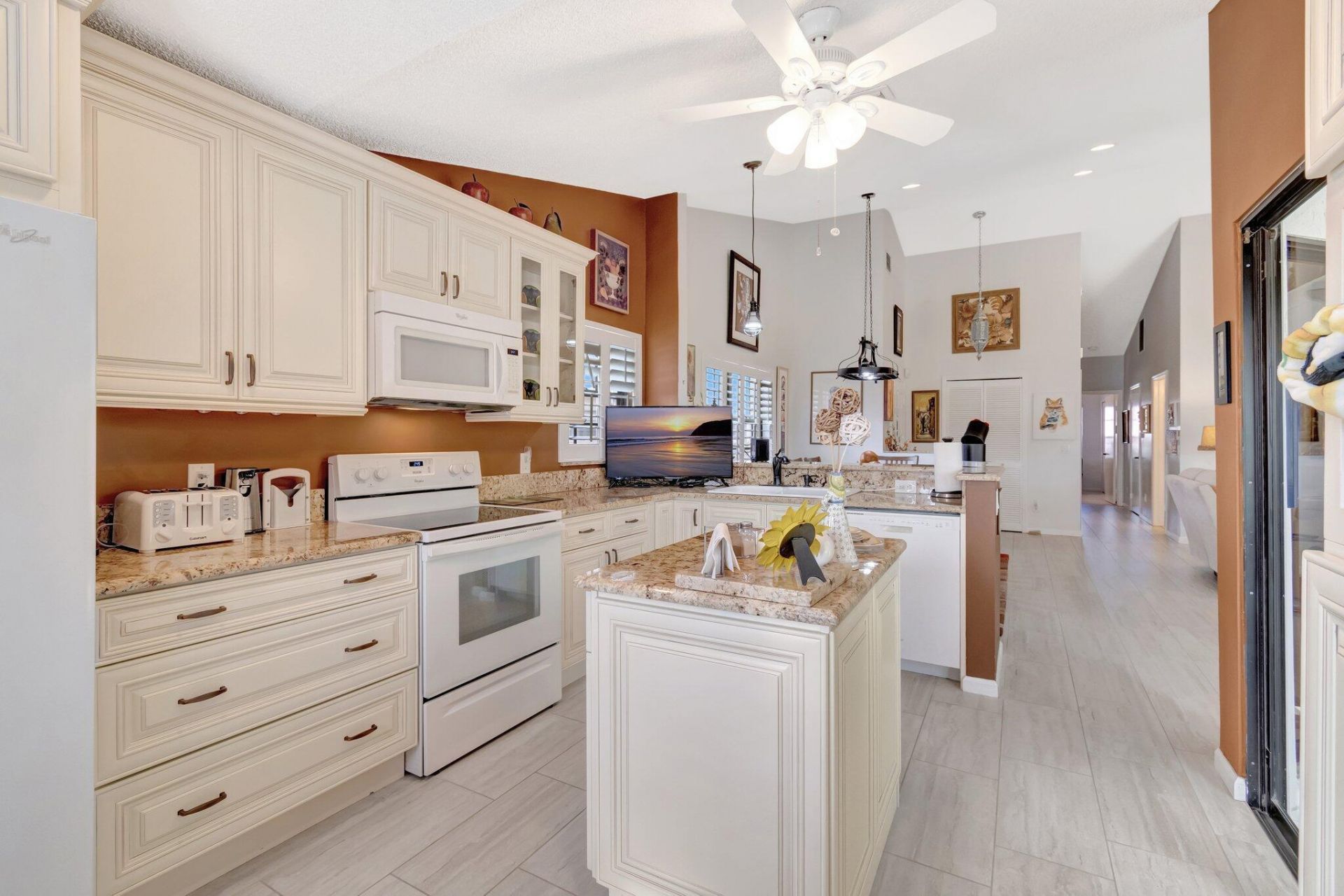 8240 Waterline Drive, Boynton Beach, FL 33472 Photo