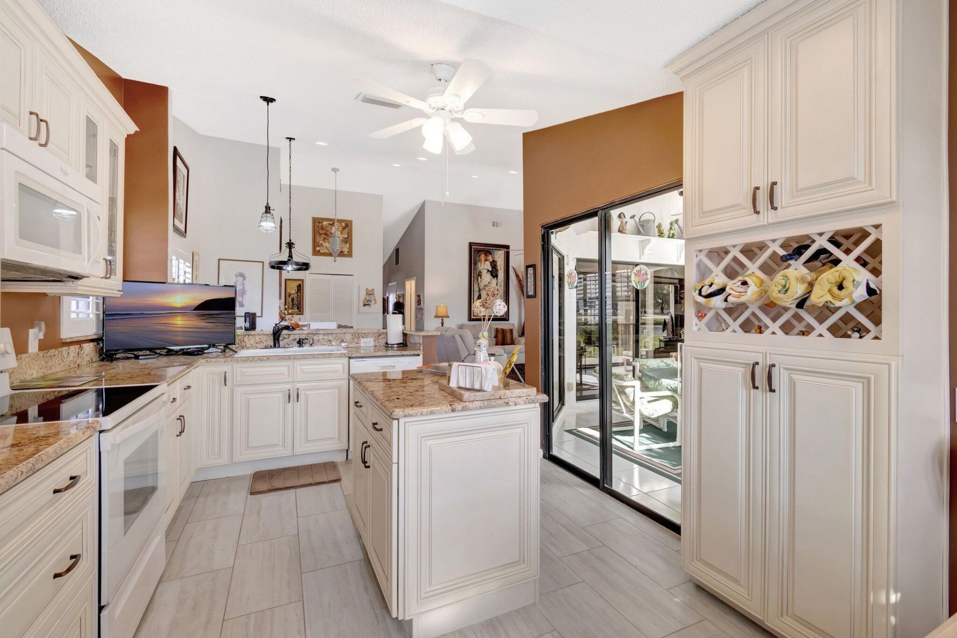 8240 Waterline Drive, Boynton Beach, FL 33472 Photo