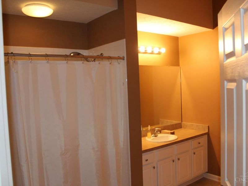 1392 Cotswold Drive, Hamilton, OH 45013 Photo 10