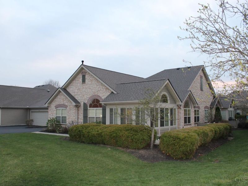 1392 Cotswold Drive, Hamilton, OH 45013 Photo 2