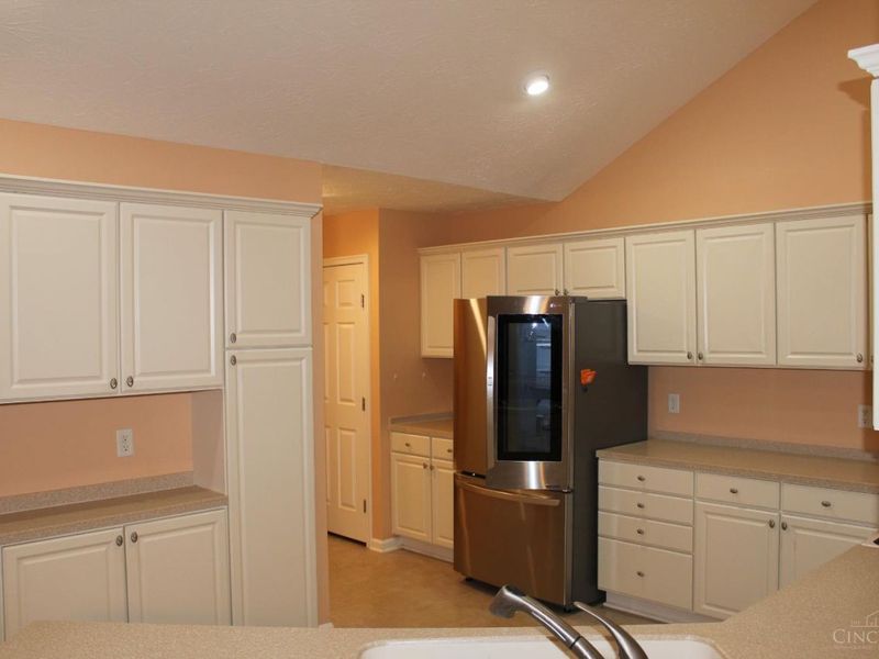 1392 Cotswold Drive, Hamilton, OH 45013 Photo 9