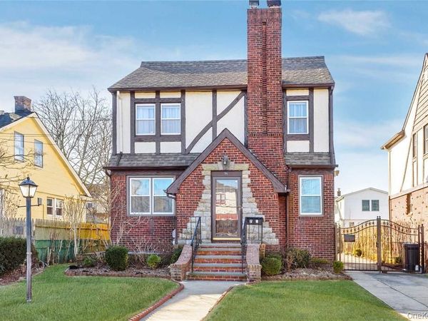 71 Davis Street , East Rockaway, NY 11518