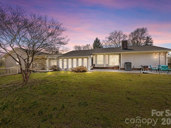 3368 N Glenola Road , Archdale, NC 27263