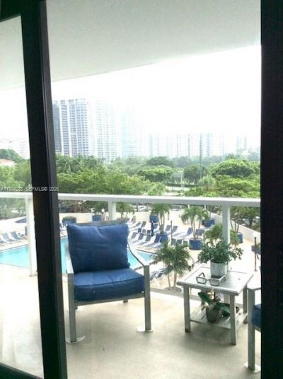 3701 N Country Club Dr , Unit 504, Aventura, FL 33180 Photo